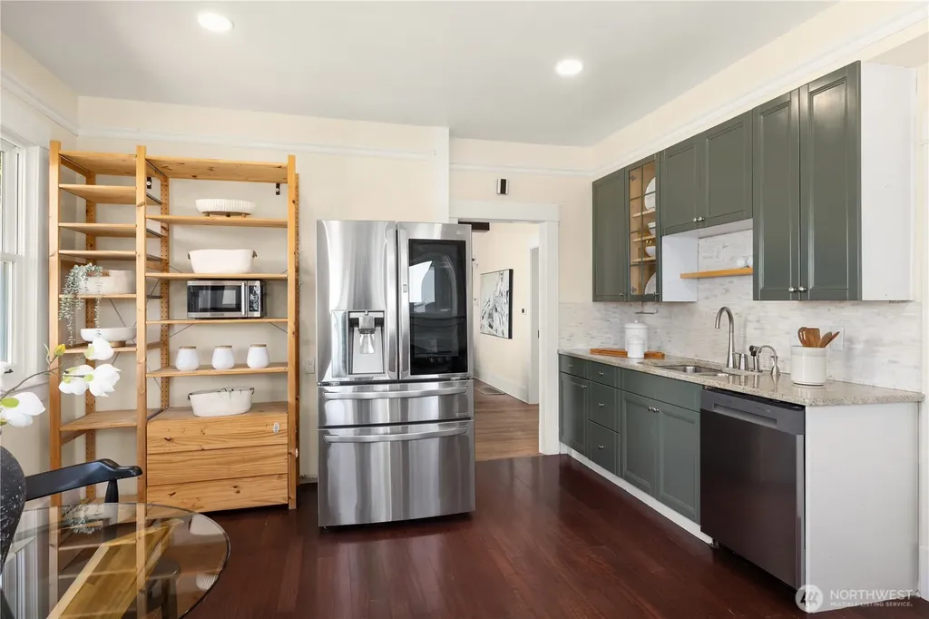 907 NE 72nd Street Seattle WA 98115