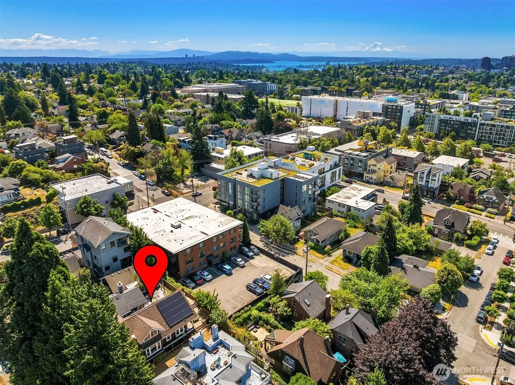 907 NE 72nd Street Seattle WA 98115