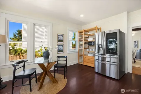 907 NE 72nd Street Seattle WA 98115