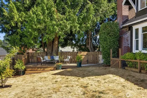 907 NE 72nd Street Seattle WA 98115