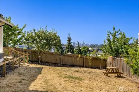 907 NE 72nd Street Seattle WA 98115