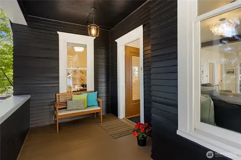 907 NE 72nd Street Seattle WA 98115