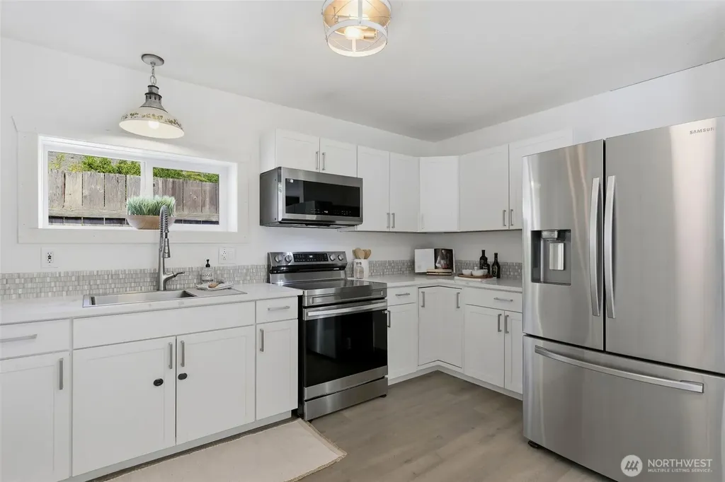 1211 NE Mcwilliams Bremerton WA 98311