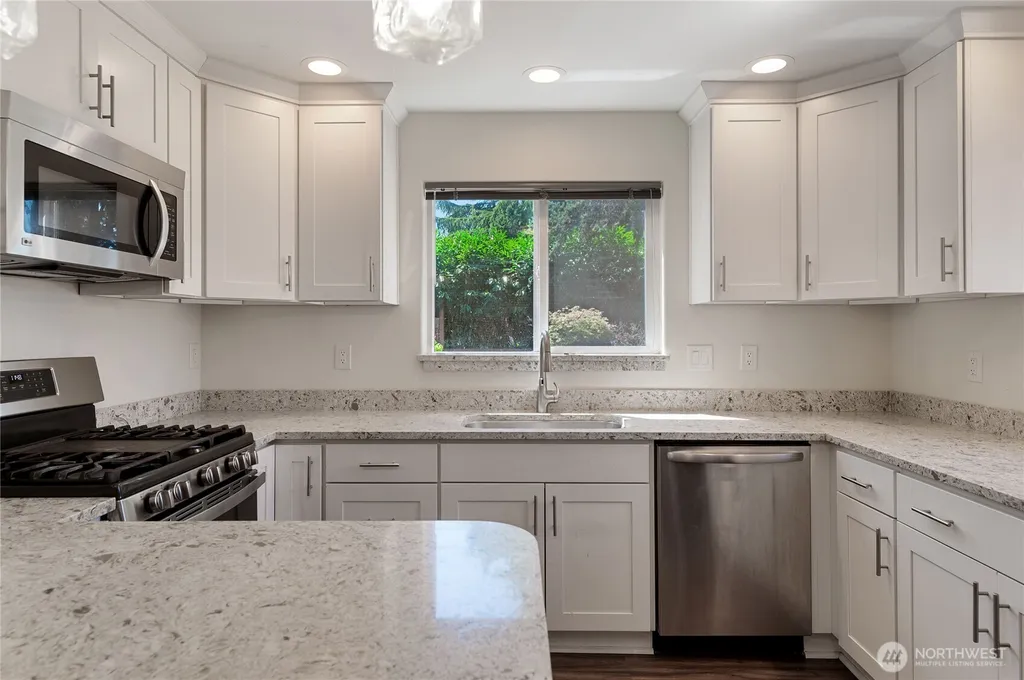 9111 Newgrove Avenue SW Lakewood WA 98498