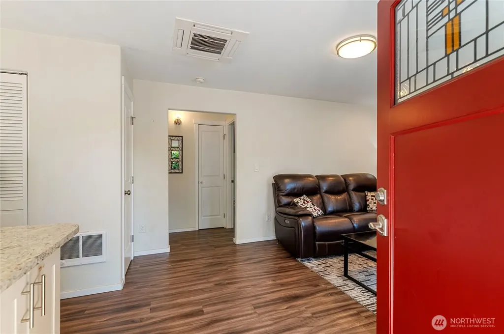 9111 Newgrove Avenue SW Lakewood WA 98498