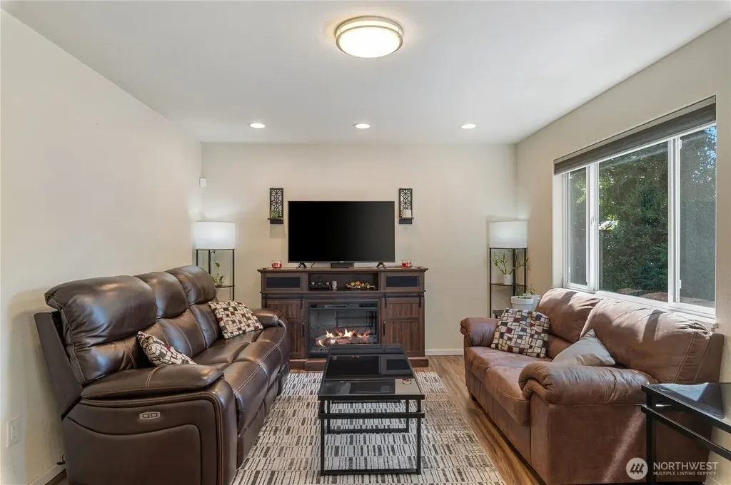 9111 Newgrove Avenue SW Lakewood WA 98498