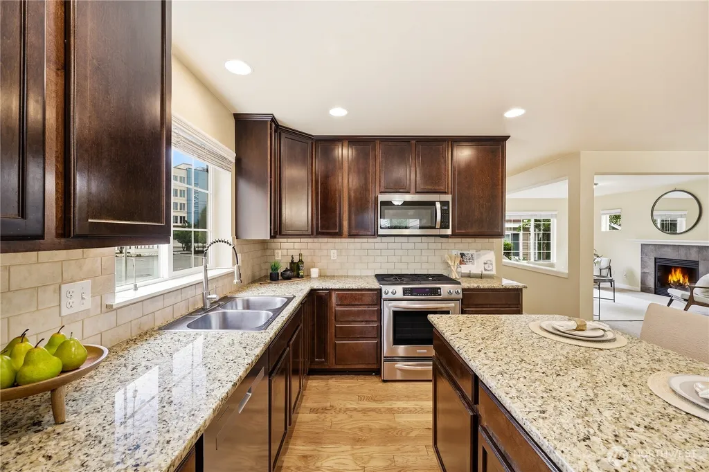 1704 156th Place SW Lynnwood WA 98087