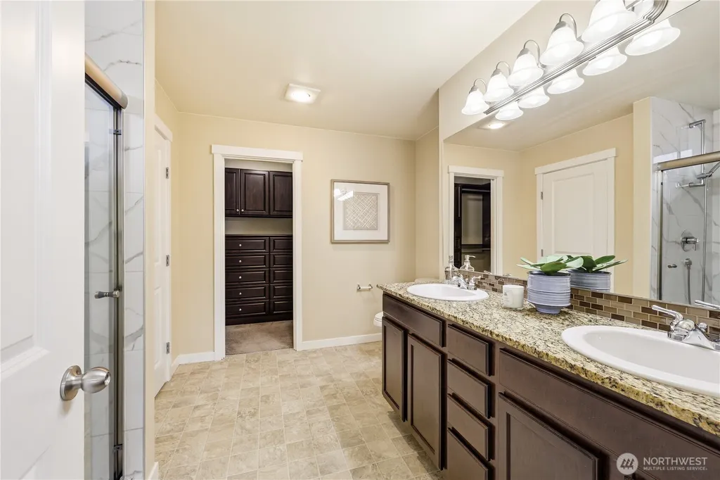 1704 156th Place SW Lynnwood WA 98087