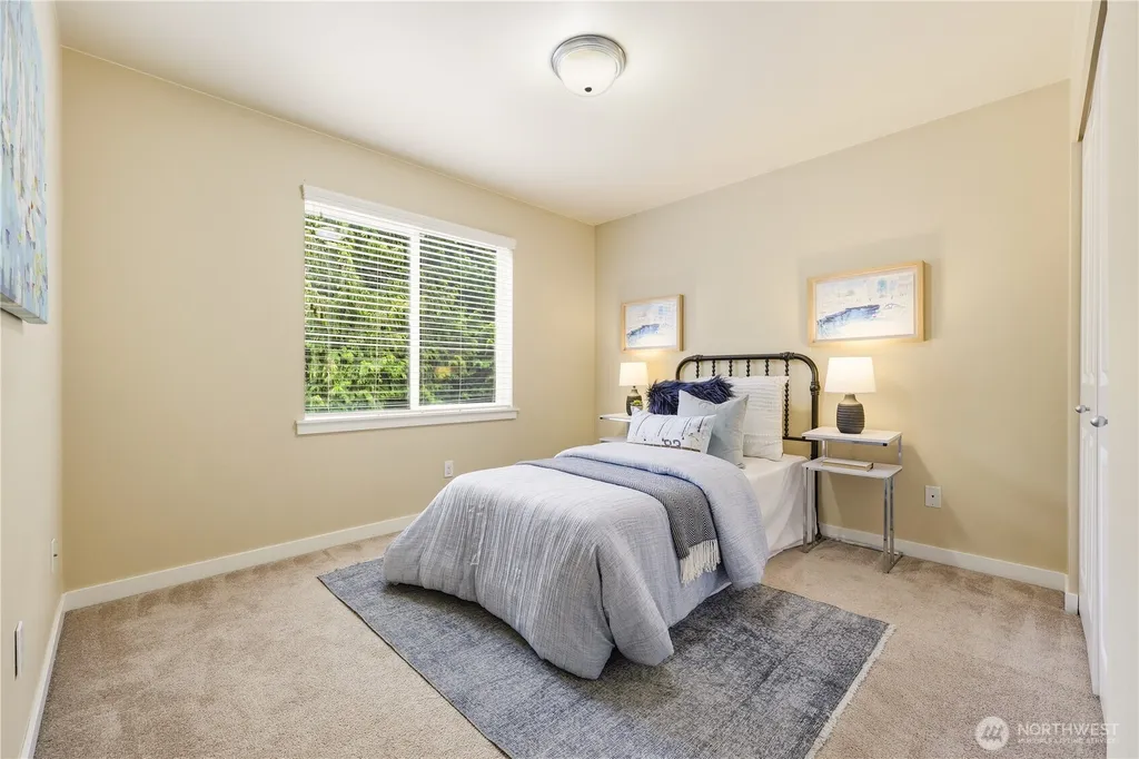 1704 156th Place SW Lynnwood WA 98087