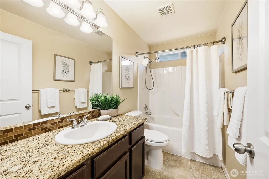1704 156th Place SW Lynnwood WA 98087