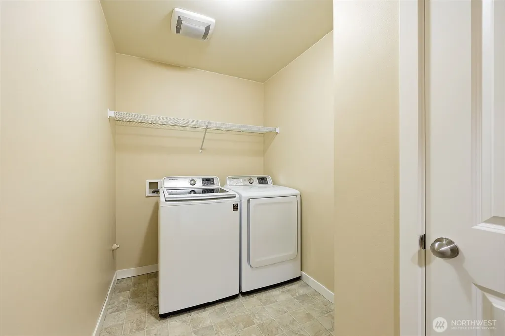 1704 156th Place SW Lynnwood WA 98087