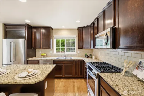 1704 156th Place SW Lynnwood WA 98087