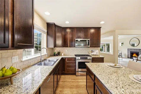 1704 156th Place SW Lynnwood WA 98087