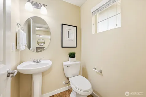 1704 156th Place SW Lynnwood WA 98087