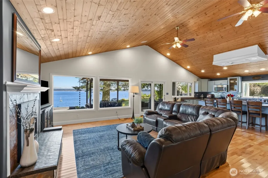 24920 S South Kingston Road NE Kingston WA 98346