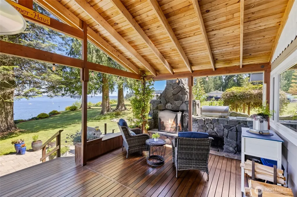 24920 S South Kingston Road NE Kingston WA 98346
