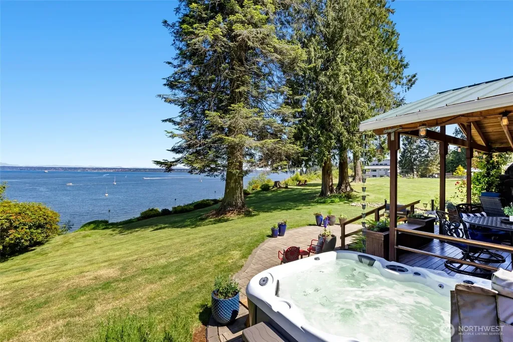 24920 S South Kingston Road NE Kingston WA 98346