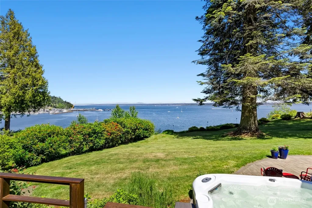 24920 S South Kingston Road NE Kingston WA 98346