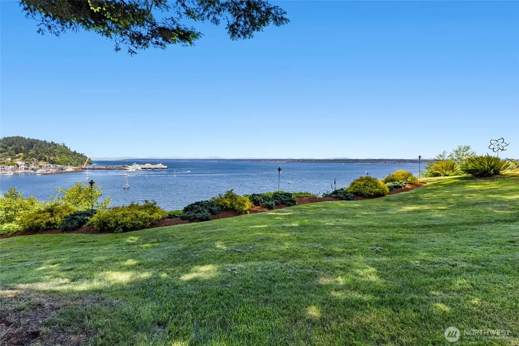24920 S South Kingston Road NE Kingston WA 98346