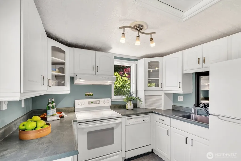 24920 S South Kingston Road NE Kingston WA 98346