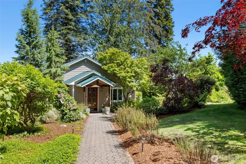 24920 S South Kingston Road NE Kingston WA 98346