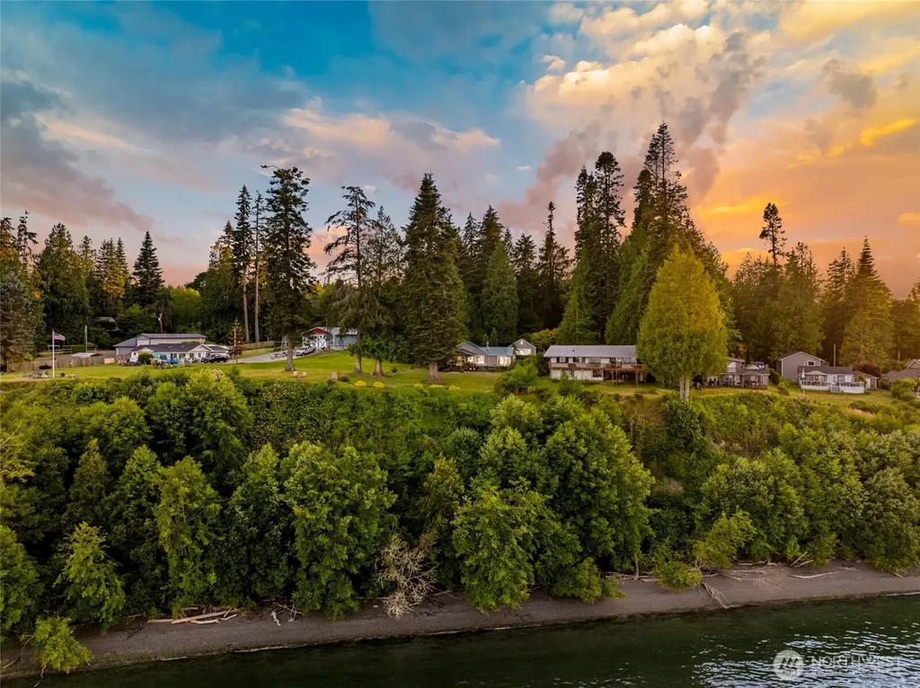24920 S South Kingston Road NE Kingston WA 98346