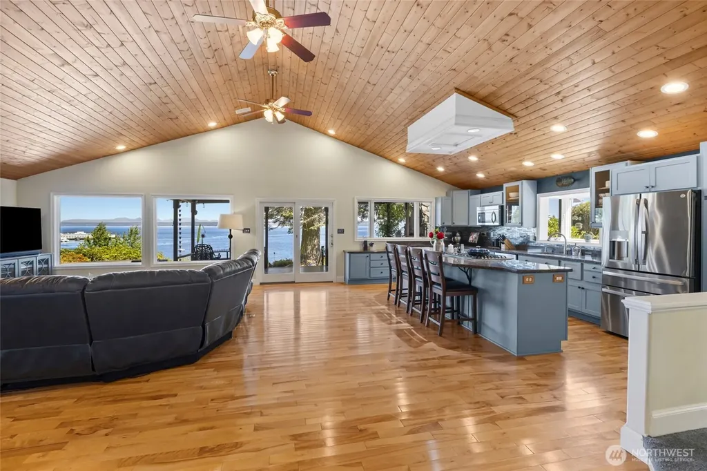 24920 S South Kingston Road NE Kingston WA 98346