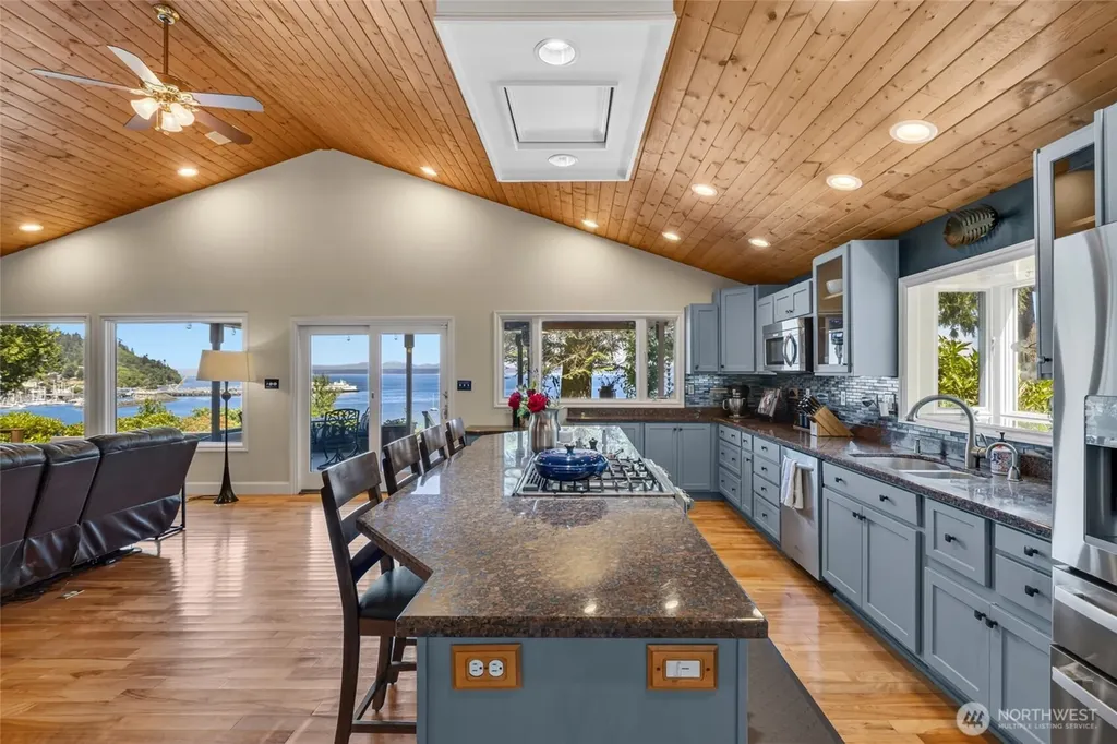 24920 S South Kingston Road NE Kingston WA 98346