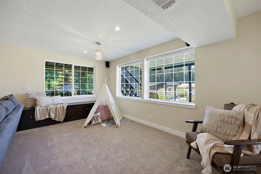 8802 Key Peninsula Highway NW Lakebay WA 98349