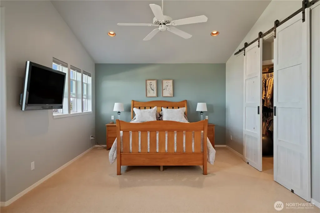 8189 Whidbey Drive Clinton WA 98236