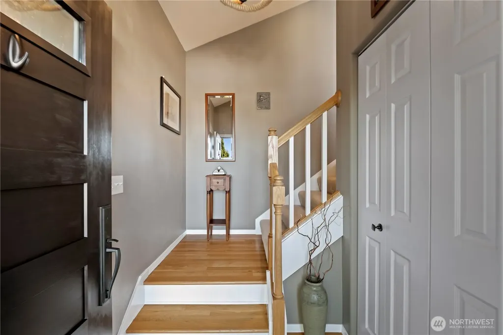 8189 Whidbey Drive Clinton WA 98236