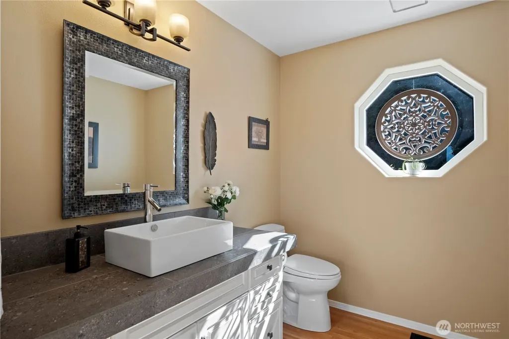 8189 Whidbey Drive Clinton WA 98236