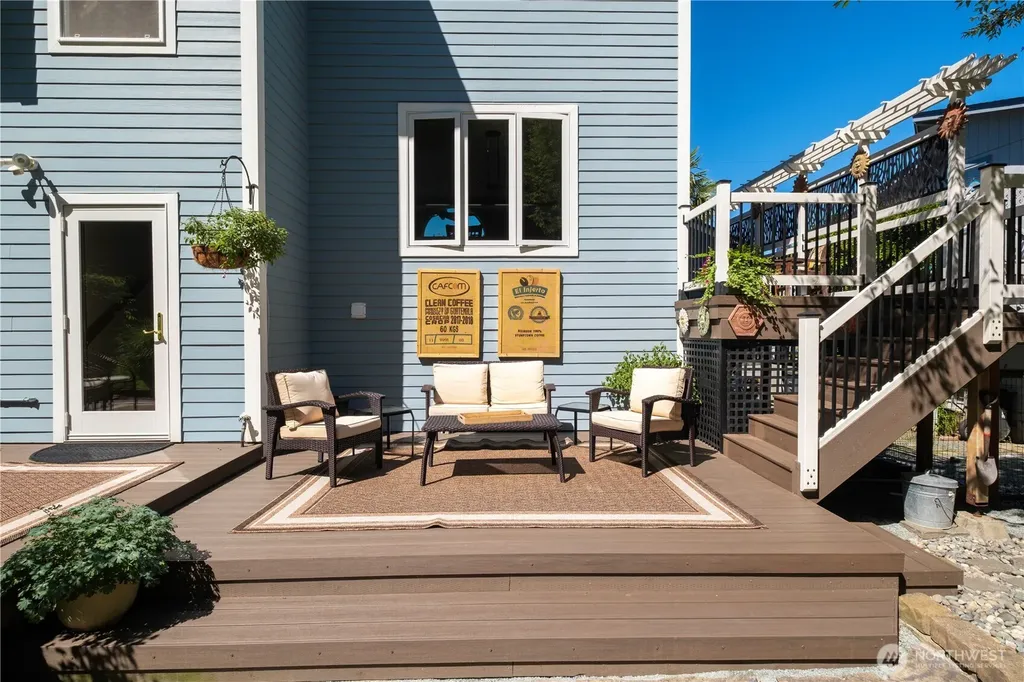 8189 Whidbey Drive Clinton WA 98236