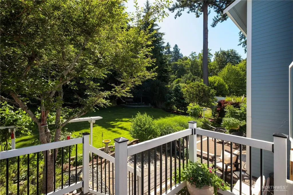 8189 Whidbey Drive Clinton WA 98236