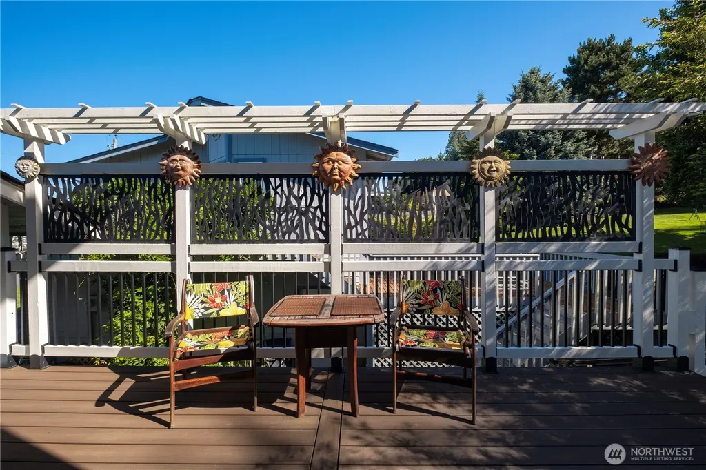 8189 Whidbey Drive Clinton WA 98236