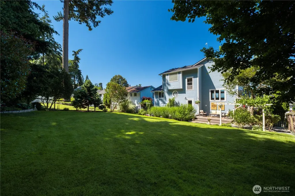 8189 Whidbey Drive Clinton WA 98236