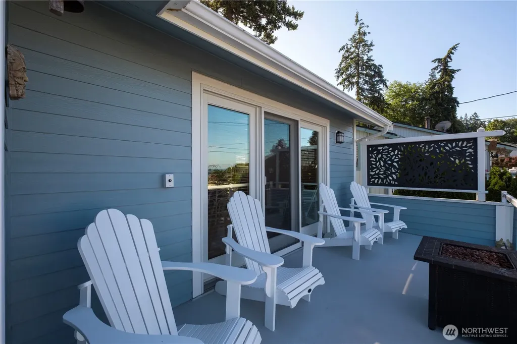 8189 Whidbey Drive Clinton WA 98236