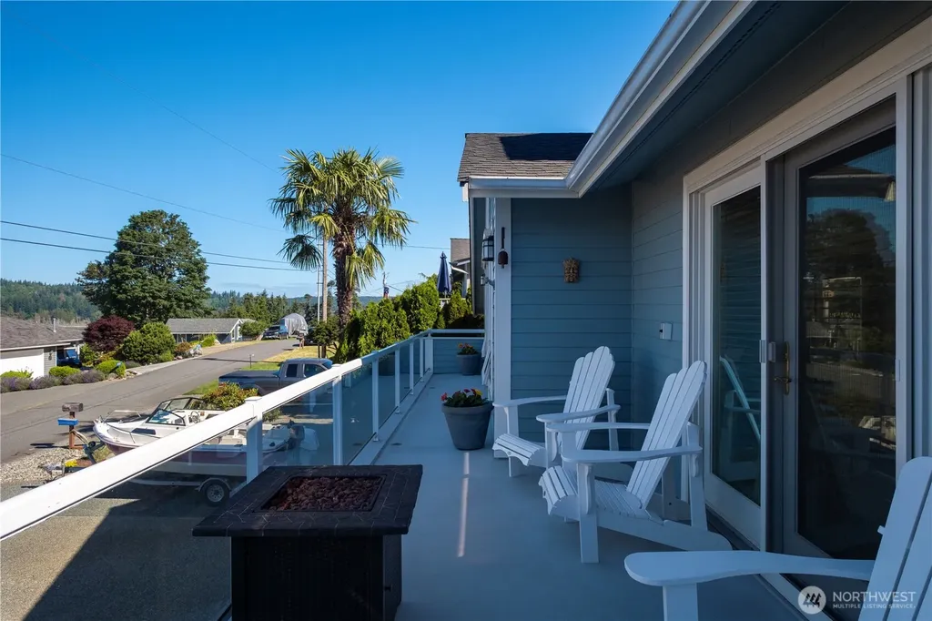 8189 Whidbey Drive Clinton WA 98236