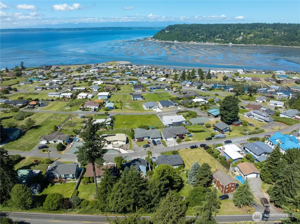 8189 Whidbey Drive Clinton WA 98236