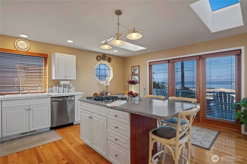 8189 Whidbey Drive Clinton WA 98236