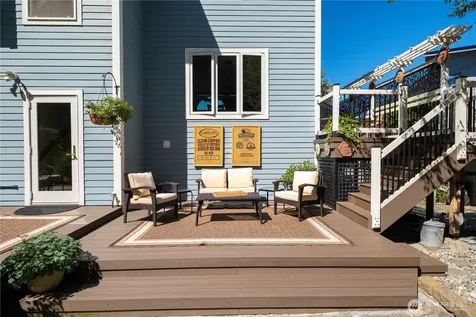 8189 Whidbey Drive Clinton WA 98236