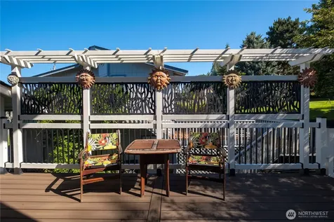 8189 Whidbey Drive Clinton WA 98236