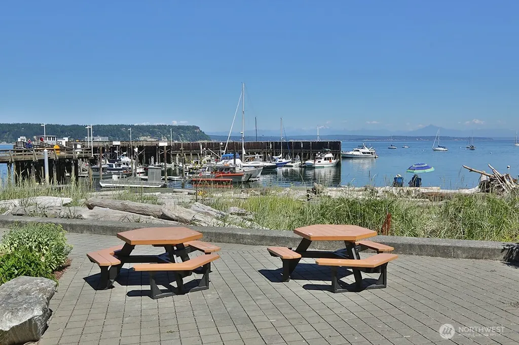 137 4th Street Langley WA 98260
