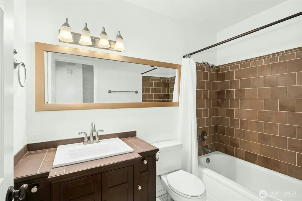 5844 NE 75th Street Seattle WA 98115