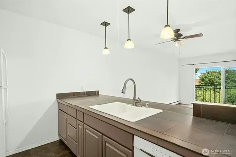 5844 NE 75th Street Seattle WA 98115