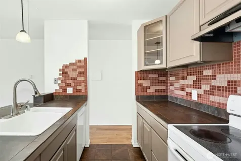 5844 NE 75th Street Seattle WA 98115