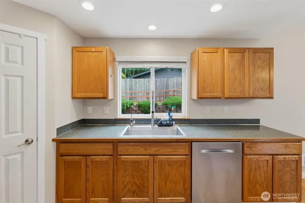 141 E Village View Drive Allyn WA 98524