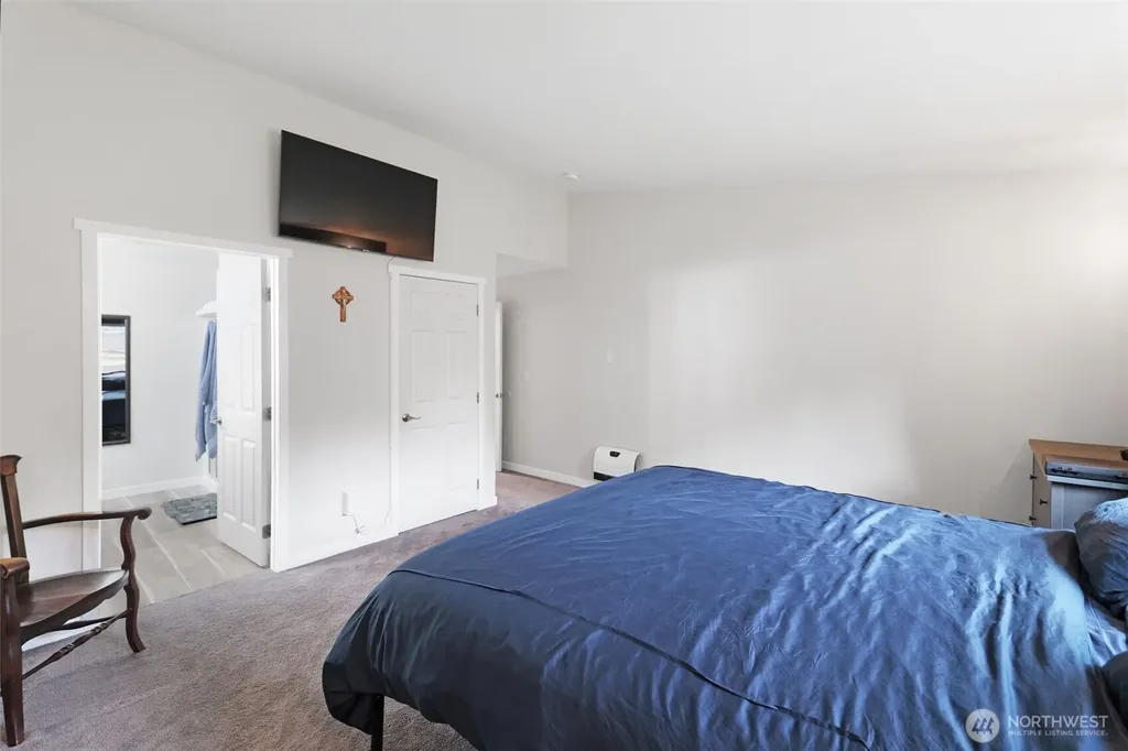 141 E Village View Drive Allyn WA 98524