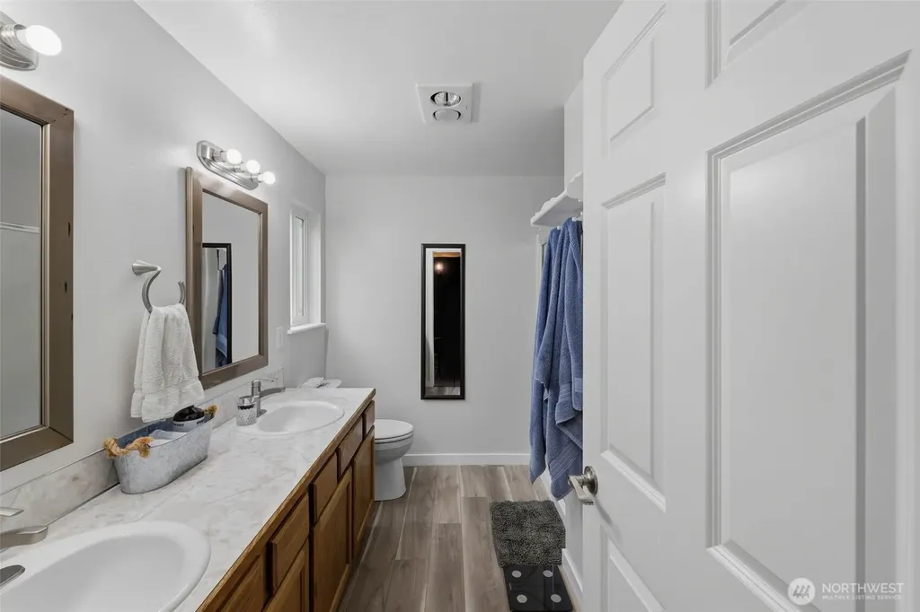 141 E Village View Drive Allyn WA 98524