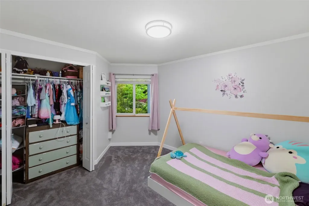 141 E Village View Drive Allyn WA 98524